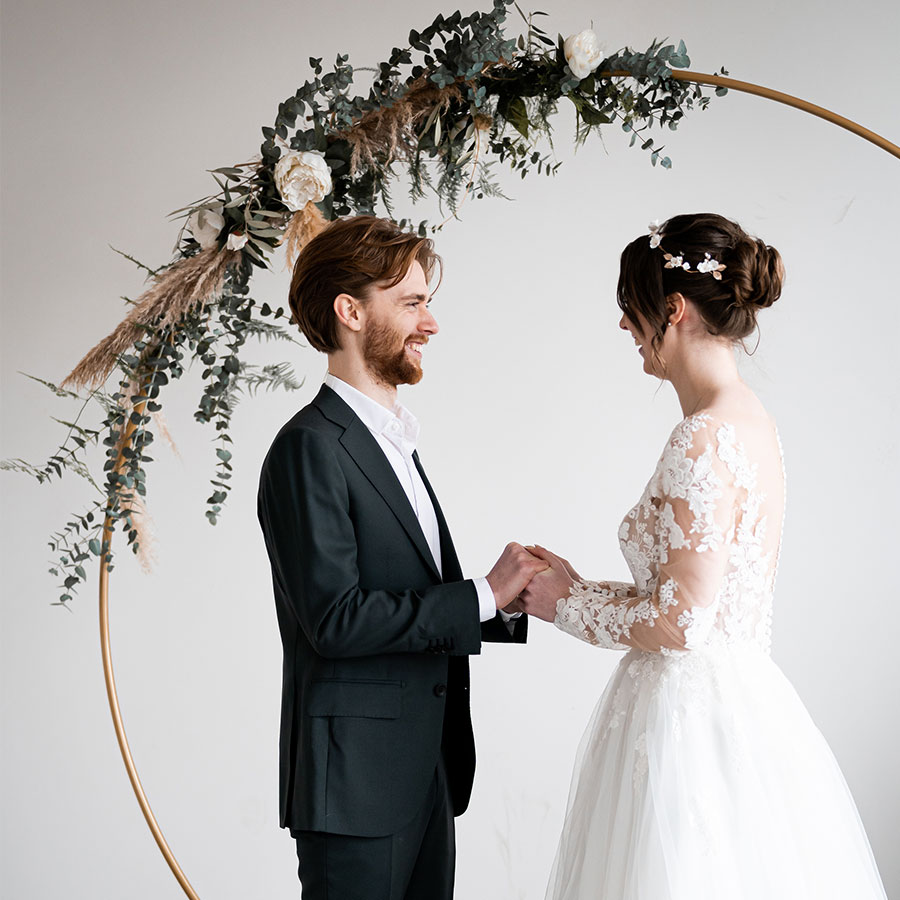 Yesrentals-Gouden-Backdrop-Rond2 Gouden backdrop rond voor tijdens de ceremonie