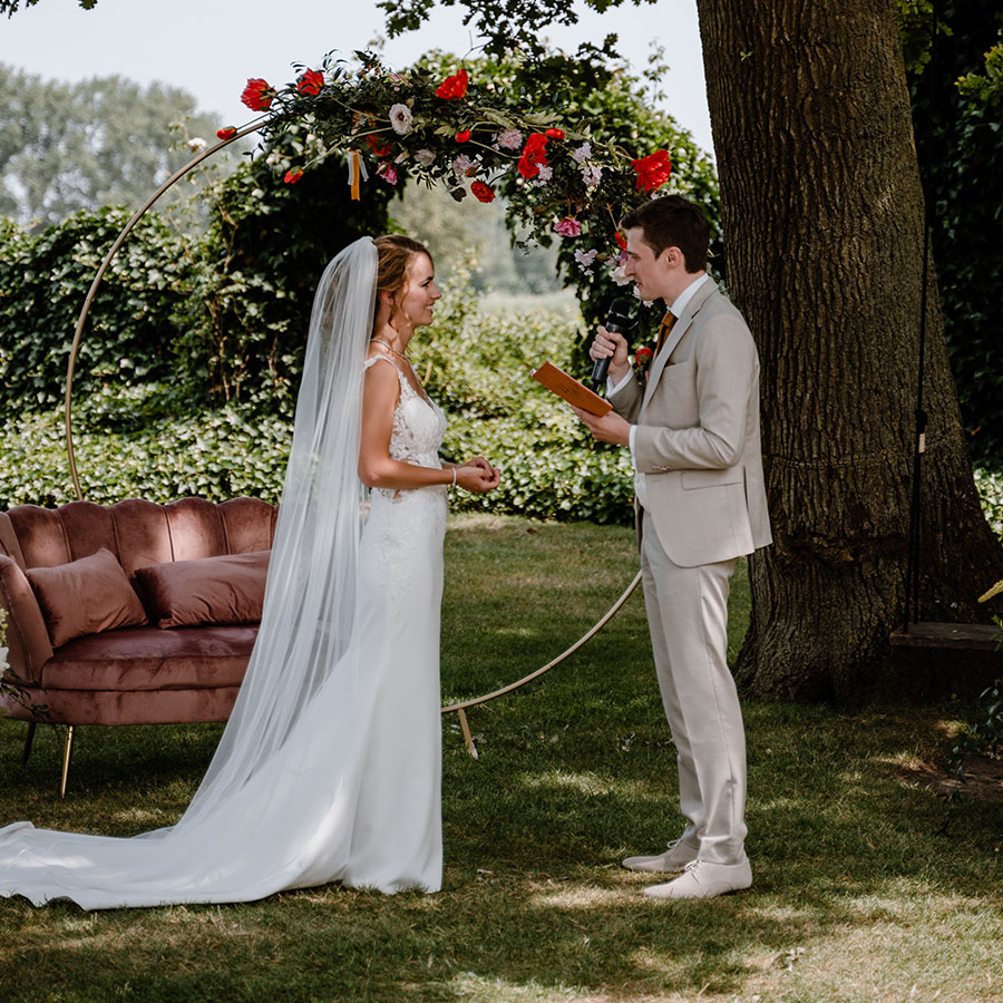 Yesrentals-Gouden-Backdrop-Rond3 Gouden backdrop rond voor tijdens de ceremonie