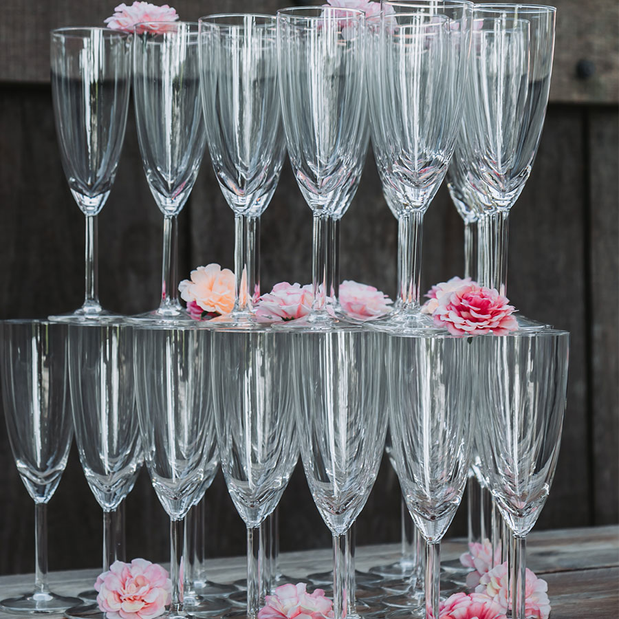 Yesrentals-champagne-glas-standaard2 Champagne glas standaard is perfect om te gebruiken tijdens de toost & borrel op jullie bruiloft