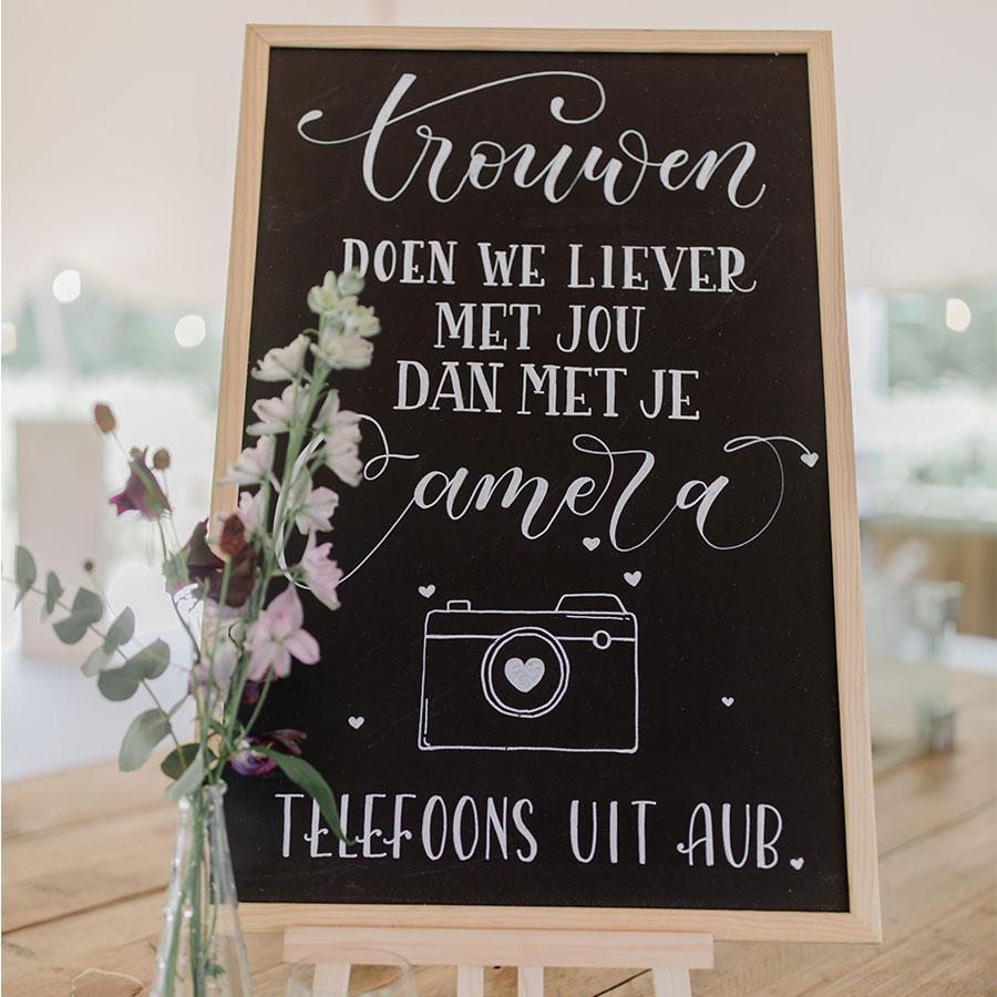 Yesrentals-tekstbord-trouwen-zonder-camera Dit trouwen zonder camera bord is perfect wanneer jij een telefoonloze bruiloft wil